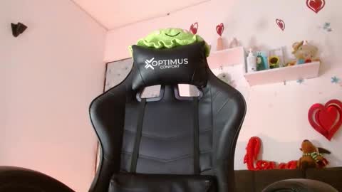 hanna    online show from February 20, 1:48 am