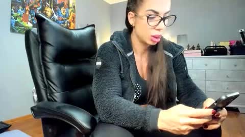 Alesyamuscledoll online show from December 16, 6:58 pm