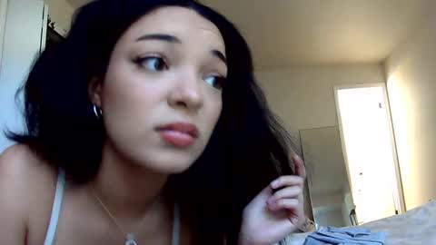 missbee3333 online show from October 8, 8:13 pm