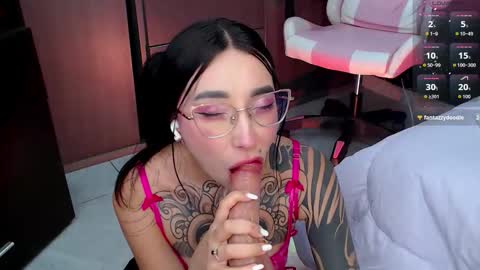 Camila Flores online show from November 22, 3:53 am