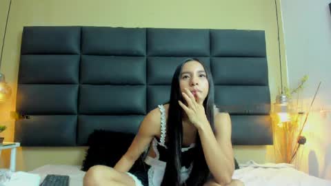 charllote online show from May 5, 9:51 pm