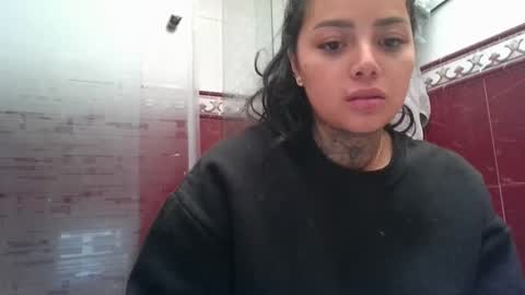 Snapshot of misselii chatting on October 1, 12:43 pm melodie online show from October 1, 12:43 pm