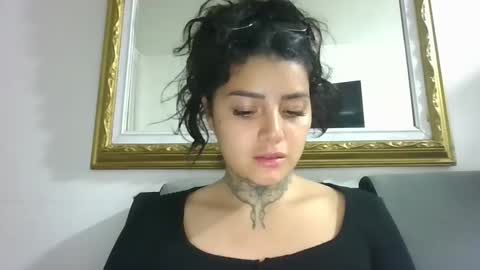 Snapshot of misselii chatting on February 24, 11:41 pm melodie online show from February 24, 11:41 pm