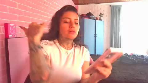 Snapshot of misselii chatting on September 18, 6:50 pm melodie online show from September 18, 6:50 pm