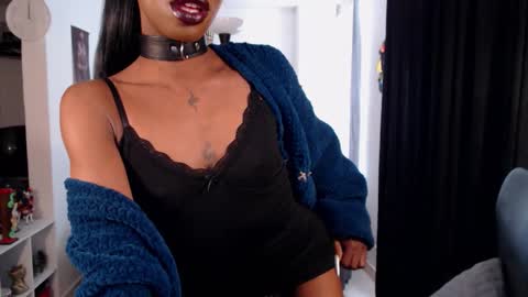 Emilie Diaz online show from March 5, 4:58 pm