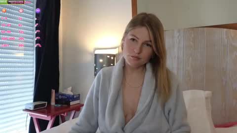 Snapshot of misslucci chatting on March 10, 9:12 am Misslucci online show from March 10, 9:12 am
