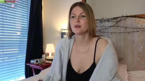 Snapshot of misslucci chatting on December 28, 10:36 am Misslucci online show from December 28, 10:36 am