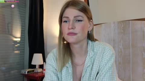 Snapshot of misslucci chatting on February 22, 2:16 pm Misslucci online show from February 22, 2:16 pm