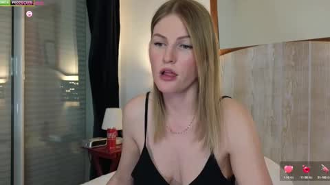 Snapshot of misslucci chatting on March 2, 4:58 pm Misslucci online show from March 2, 4:58 pm