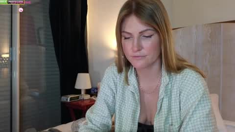 Snapshot of misslucci chatting on February 23, 6:40 pm Misslucci online show from February 23, 6:40 pm
