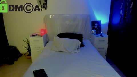 Lucye Robbie online show from February 12, 2:35 am