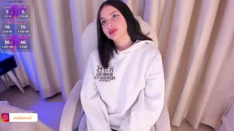 i am lyn online show from November 18, 2:56 am