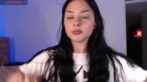 missmariana_ online show from December 21, 12:04 am