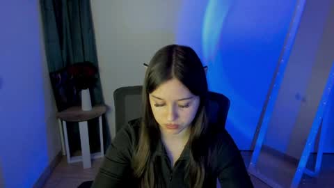 Mia online show from May 11, 4:04 pm