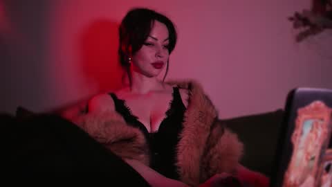   online show from November 12, 1:31 pm