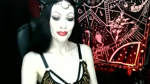 MissMoonDoll online show from January 2, 4:41 am