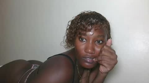 pretty gal online show from June 18, 5:18 pm