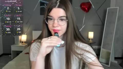 misss_evelyne online show from February 24, 1:38 am