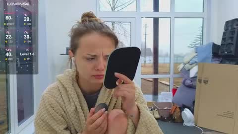 . online show from April 8, 9:55 am