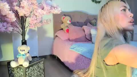 ... Independent model online show from June 26, 12:34 am
