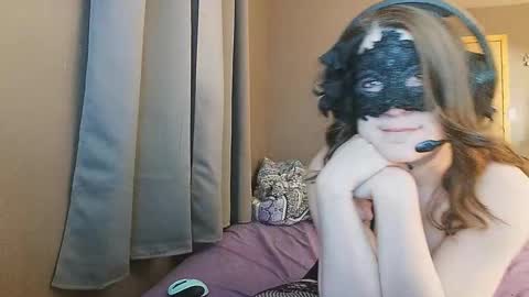 Snapshot of missteriousbelle chatting on December 18, 10:02 pm MissteriousBelle online show from December 18, 10:02 pm