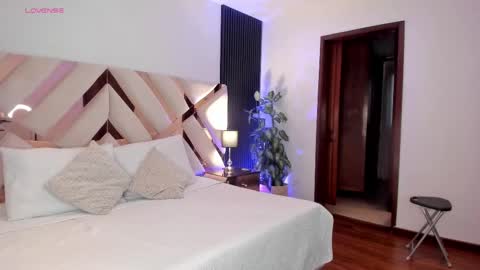 Fernanda Davila online show from September 30, 12:11 pm