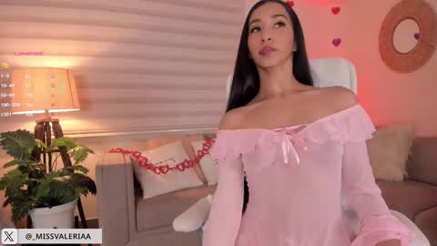 Snapshot of missvaleriaa chatting on February 13, 11:15 pm Valeria Davila online show from February 13, 11:15 pm