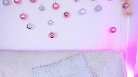 Pau OFmissweetpeach online show from December 21, 4:00 pm