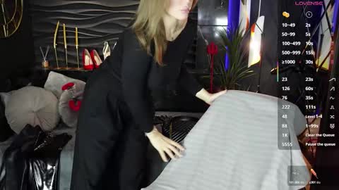 Snapshot of mistress_darsy chatting on October 3, 1:49 pm Darsy online show from October 3, 1:49 pm