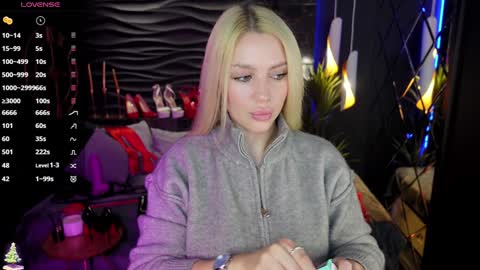 Snapshot of mistress_darsy chatting on January 18, 5:52 am Darsy online show from January 18, 5:52 am