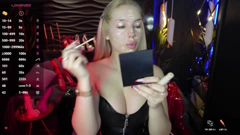 Snapshot of mistress_darsy chatting on December 4, 7:06 am Darsy online show from December 4, 7:06 am