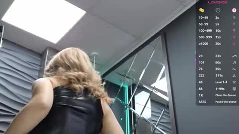 Snapshot of mistress_darsy chatting on September 12, 2:35 pm Darsy online show from September 12, 2:35 pm