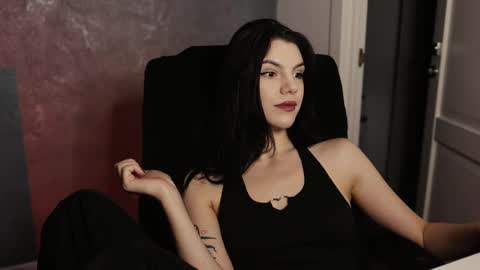 Snapshot of mistress_rochelle chatting on March 1, 10:42 pm Miss Rochelle online show from March 1, 10:42 pm