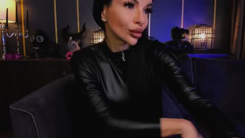 Elenia online show from December 2, 2:07 pm