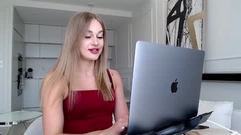 mistressuniverse online show from May 11, 8:38 am