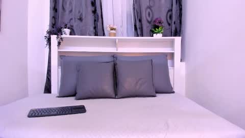 mistt_miaa online show from December 4, 7:36 pm