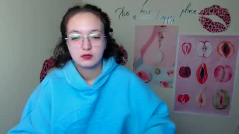 Aria online show from December 4, 7:21 am