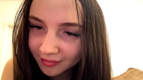 Mia online show from October 13, 3:25 pm