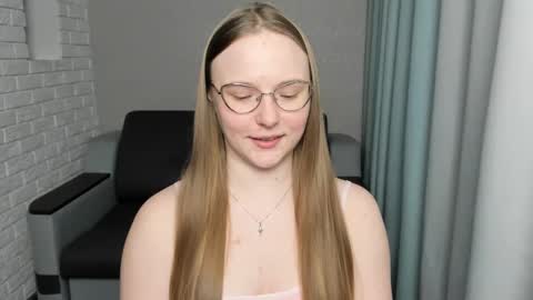 Snapshot of miya_mimi chatting on February 19, 9:58 pm Miya online show from February 19, 9:58 pm