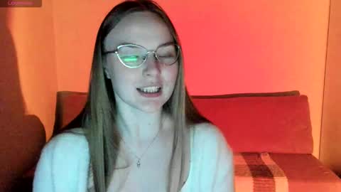 Snapshot of miya_mimi chatting on October 15, 6:43 pm Miya online show from October 15, 6:43 pm
