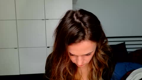 mmminnie online show from February 5, 10:40 am