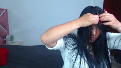 Catalina online show from November 18, 3:07 am