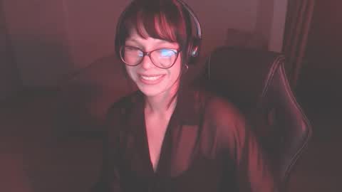 Snapshot of modjo_ chatting on December 11, 2:30 am Modjo online show from December 11, 2:30 am