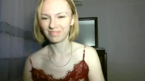 mollilove online show from June 12, 5:54 pm