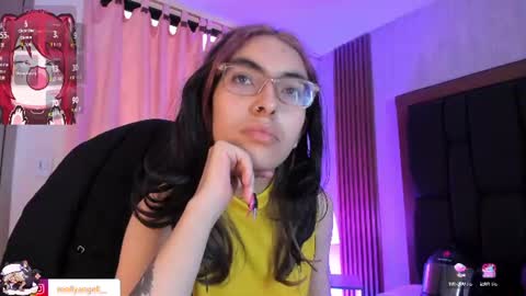 Molly online show from June 24, 5:01 pm