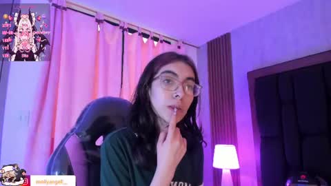 Molly online show from July 29, 4:40 pm
