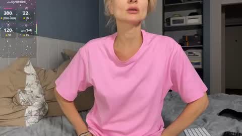 Molly online show from June 21, 4:22 pm