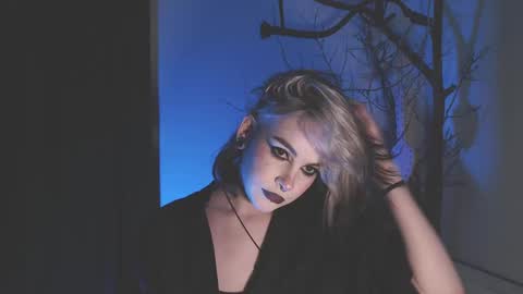 Molly Crow online show from January 7, 11:24 pm