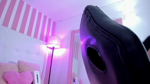    online show from May 21, 12:47 pm