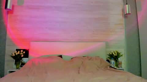 Molly Hunt online show from March 23, 2:01 pm